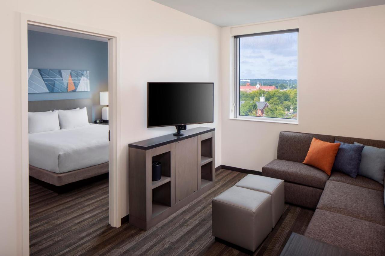 Hyatt House Augusta Downtown Hotel Bagian luar foto